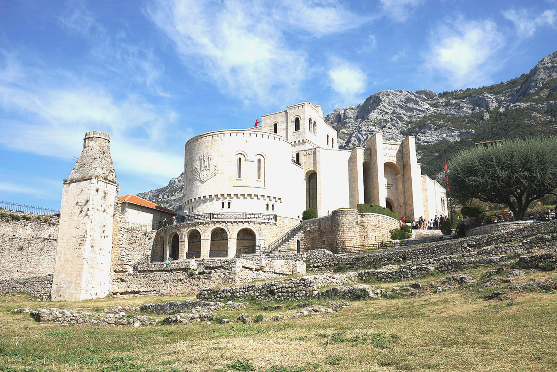 Skanderbeg_Muesum_in_Kruja_2018